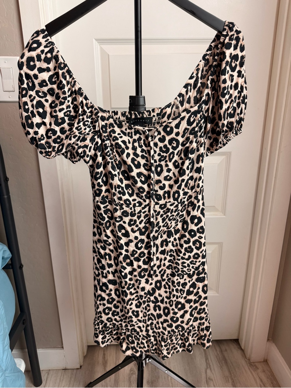 Sanctuary Leopard Print Puff Sleeve Mini Dress - Black & Beige